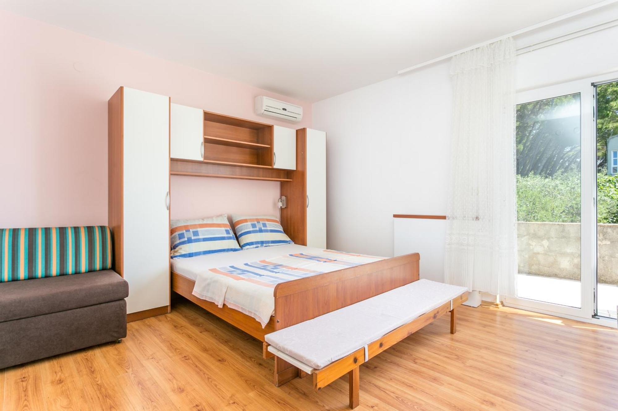 Apartments By The Sea Brela, Makarska - 18356 Exterior foto