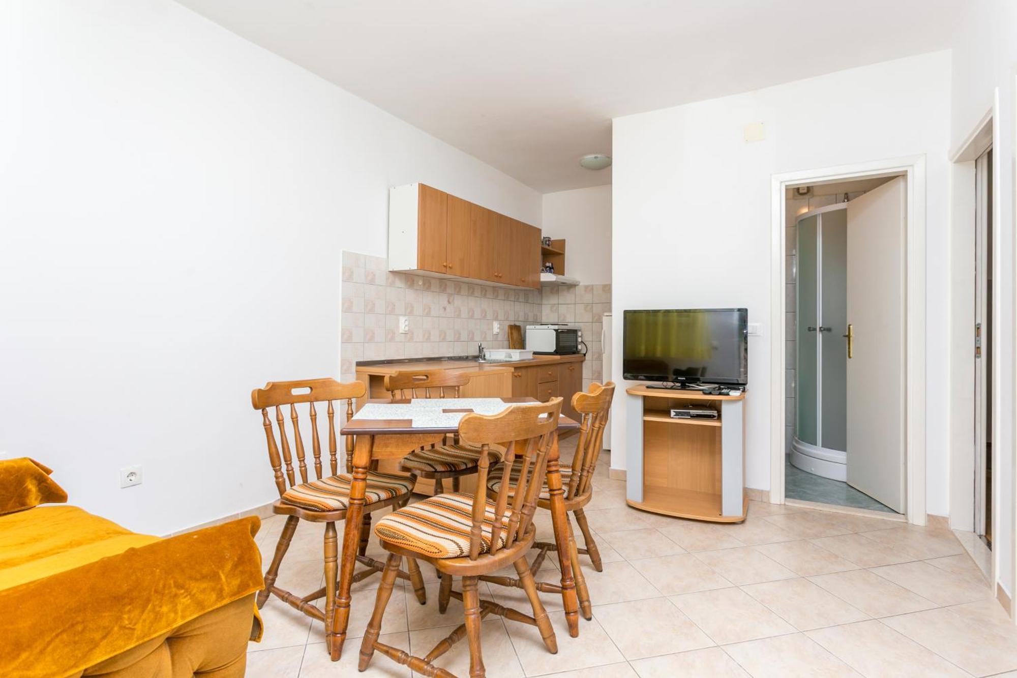 Apartments By The Sea Brela, Makarska - 18356 Habitación foto