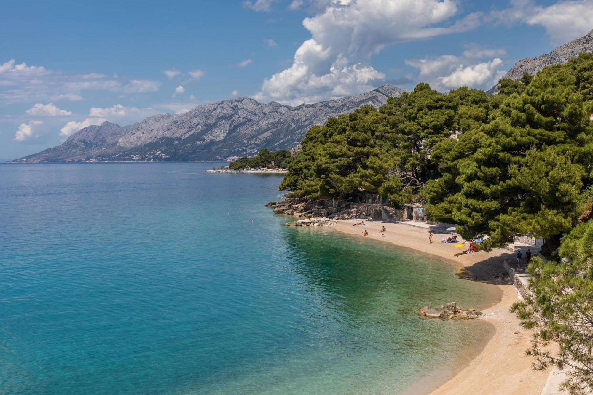 Apartments By The Sea Brela, Makarska - 18356 Exterior foto